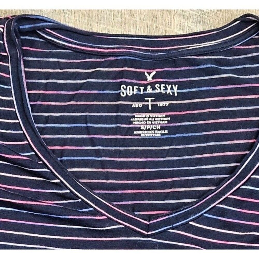 American Eagle Soft & Sexy Women's Short Sleeve V-Neck Casual Shirt Size S/P/CH - Picture 8 of 8